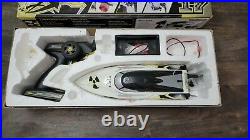 Atomik Barbwire Brushless Racing Boat 2.4Ghz Radio Control Rc Brushless Venom